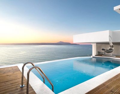 Nouvelle villa de luxe au sommet d’une falaise avec piscine chauffante près de La Canée