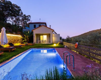Villa de campagne neuve avec piscine privée près de La Canée