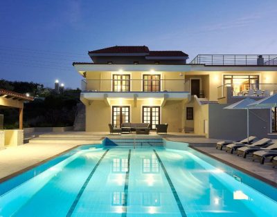 Nouvelle villa de luxe avec piscine privée et vue sur la mer près d’Héraklion