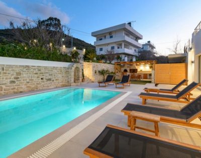 Nouvelle villa avec piscine privée au Sud de Crète